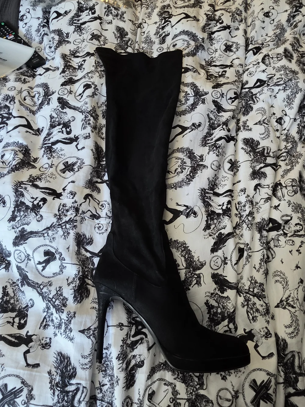 Forever 21 Black Over-the-Knee Platform Stiletto Boots Size 9